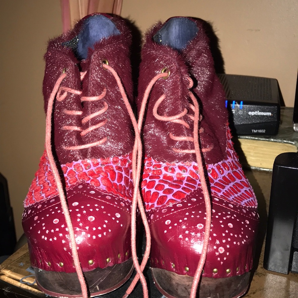 Shoes - Picture 2 of 5